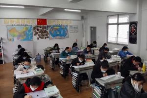 2020年成都艺术高中学校成艺附中高三顺利开学