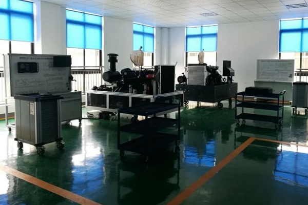四川矿产机电技师学院