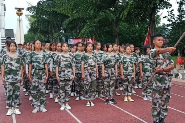 成都中专学校