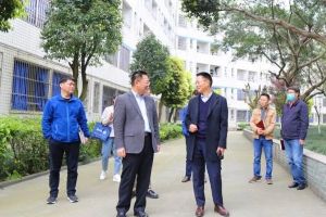 温江人社局来四川理工技师学院指导2020年复学工作