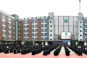 四川中职学校实战防未然——华商理工学校开展安全演练