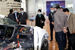市政协领导到四川职业技术学校自贡职校调研