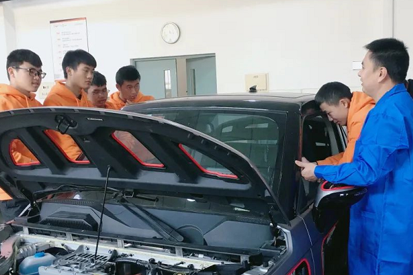 成都中专学校