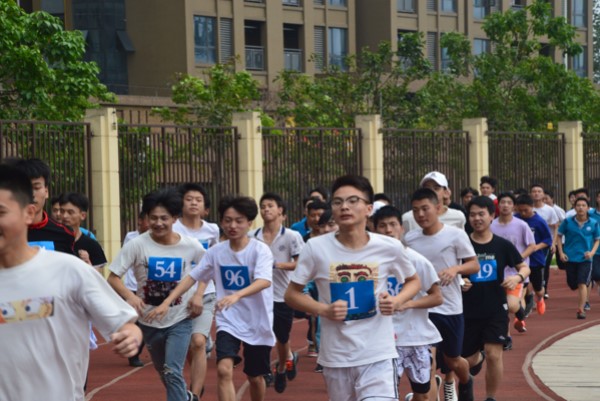 四川理工技师学院物联网专业学生