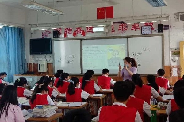 寿安中学开展名师活动