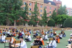 成都中职学校献礼母亲节|五月花学校学子给妈妈的信