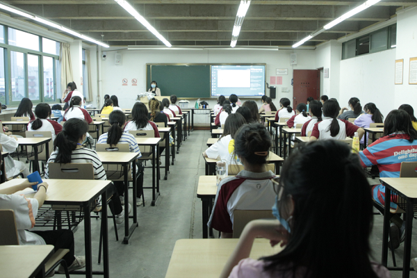 成都中专学校四川城市技师学院第二批返校了