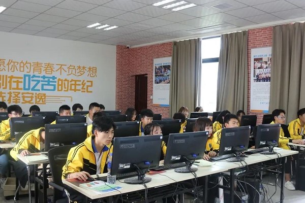 四川职业高中学校招生专业