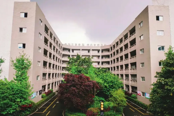 成都中专学校