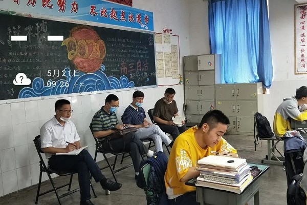 区督组对成都职业技术学校汽车职校进行督学视导