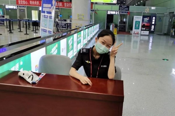 天府新区航空旅游职业学院何国芝