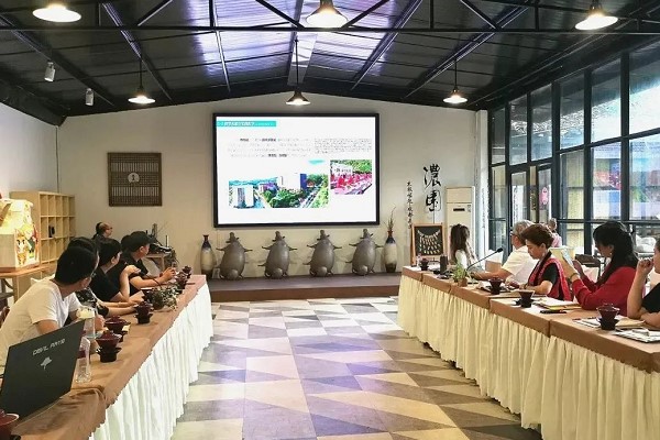 四川高职院校四川文化艺术学院前往企业洽谈合作