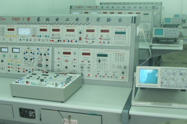 四川理工技师学院实训设备