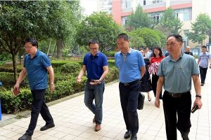 领导到四川中职院校成都石化工业学校调研