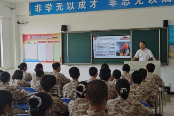 天府航空学院唐健禾教授《形势与政策》课纪实