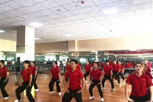 阆中师范学校工间操动起来