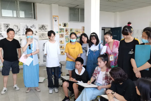 四川现代艺术学校