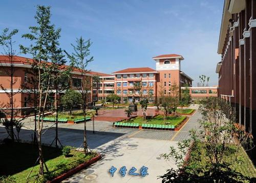 四川省崇州市崇庆中学招生计划及报名流程