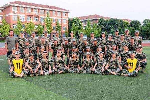 崇庆中学是国重吗