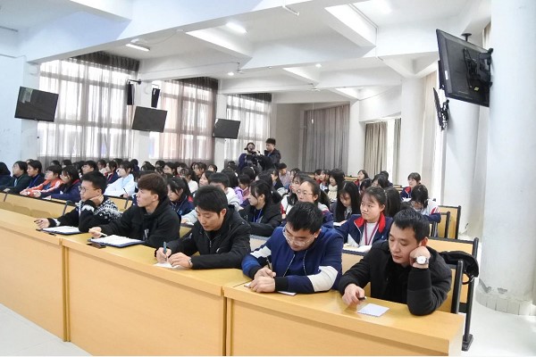 铁路卫校举行举行第党校开学典礼