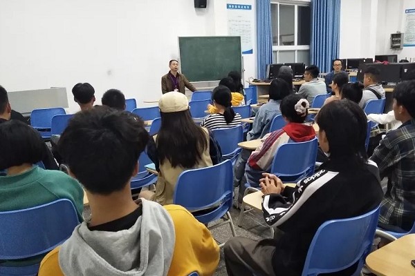 四川矿产机电技师学院好不好