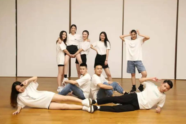 1607000053.jpg