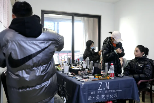 四川现代艺术学校是普高吗