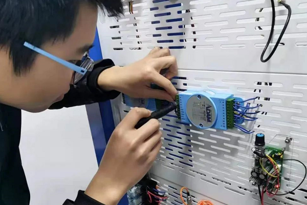 成都市机械高级技工学校