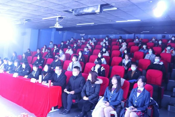 四川五月花技师学院是公办学校吗