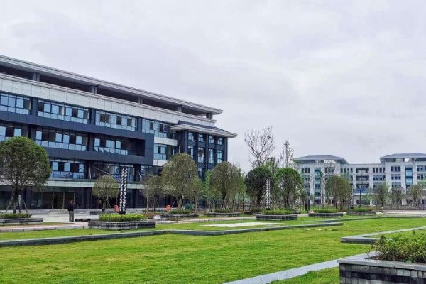 资阳口腔职业学院怎么样