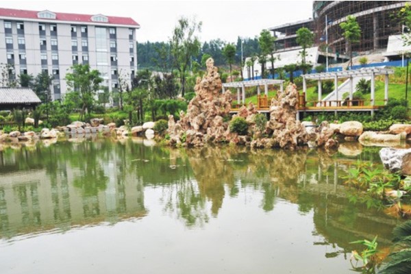 成都市武侯区亚细亚职业学校学费