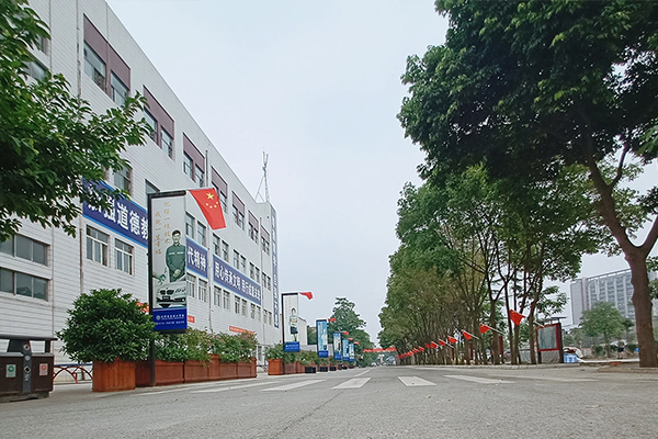 成都圣亚技工学校校园环境