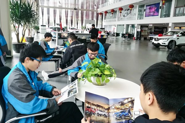 男孩学什么专业前景好