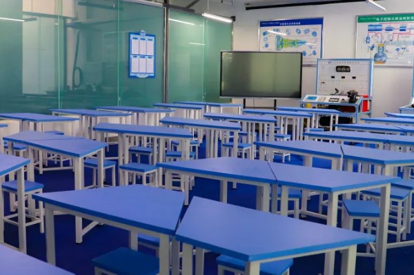 成都郫县兴科城市交通技工学校