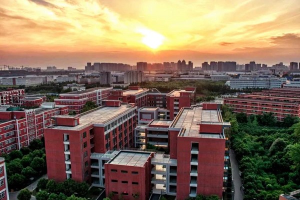 四川托普计算机职业学校计算机应用专业