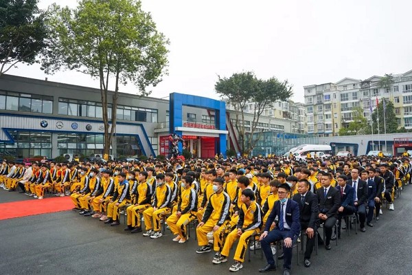 成都万通汽修学校靠谱吗