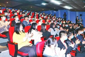 四川五月花专修学院学费多少