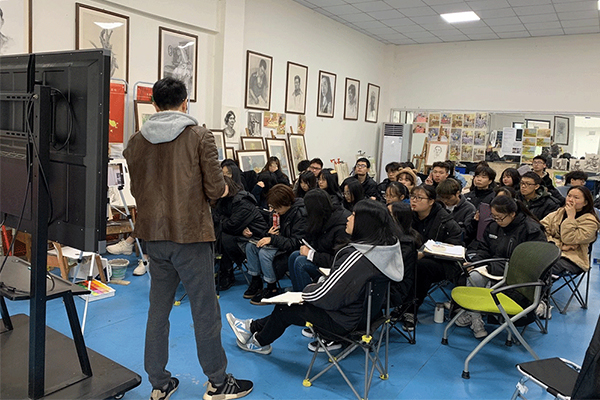 成都超前艺术学校