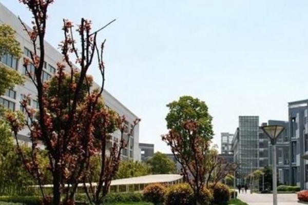 成都城市建设技工学校是公办还是民办