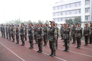 成都希望职业学校可以带手机吗