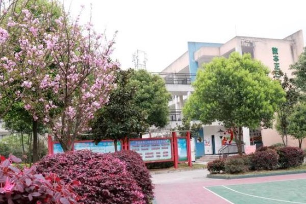 丹棱中学是初中加高中吗