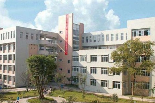 成都希望职业学校管理怎样