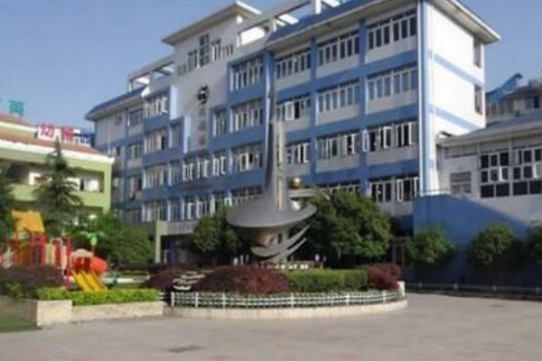 育英实验学校在哪里