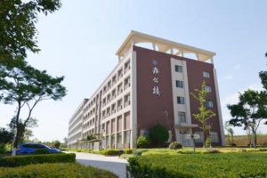 龙泉国盛技工学校是公办的吗_地址在哪里
