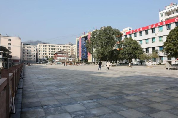 广元剑阁中学好吗