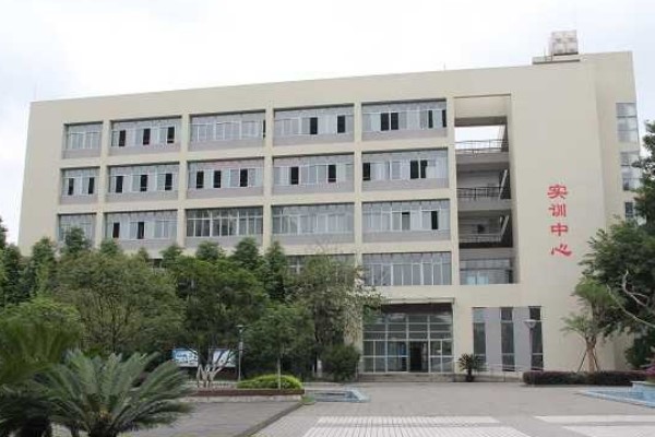 四川省大邑中学的环境怎么样