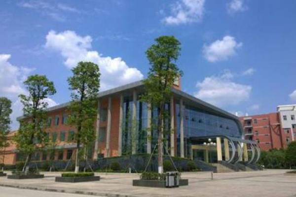 四川航天技师学院怎么样