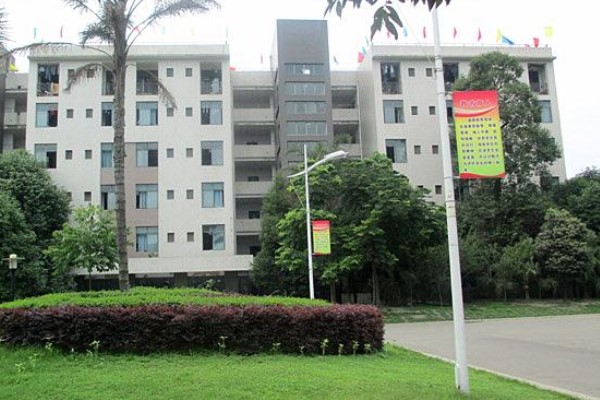 四川航天技师学院好不好