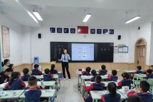 眉山北外附属东坡外国语学校校园好不好