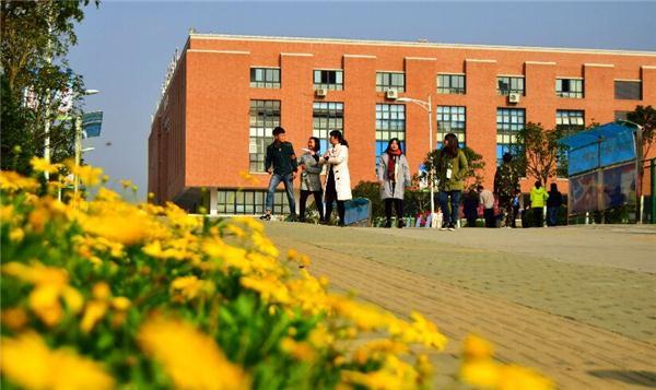 四川五月花技师学院地址